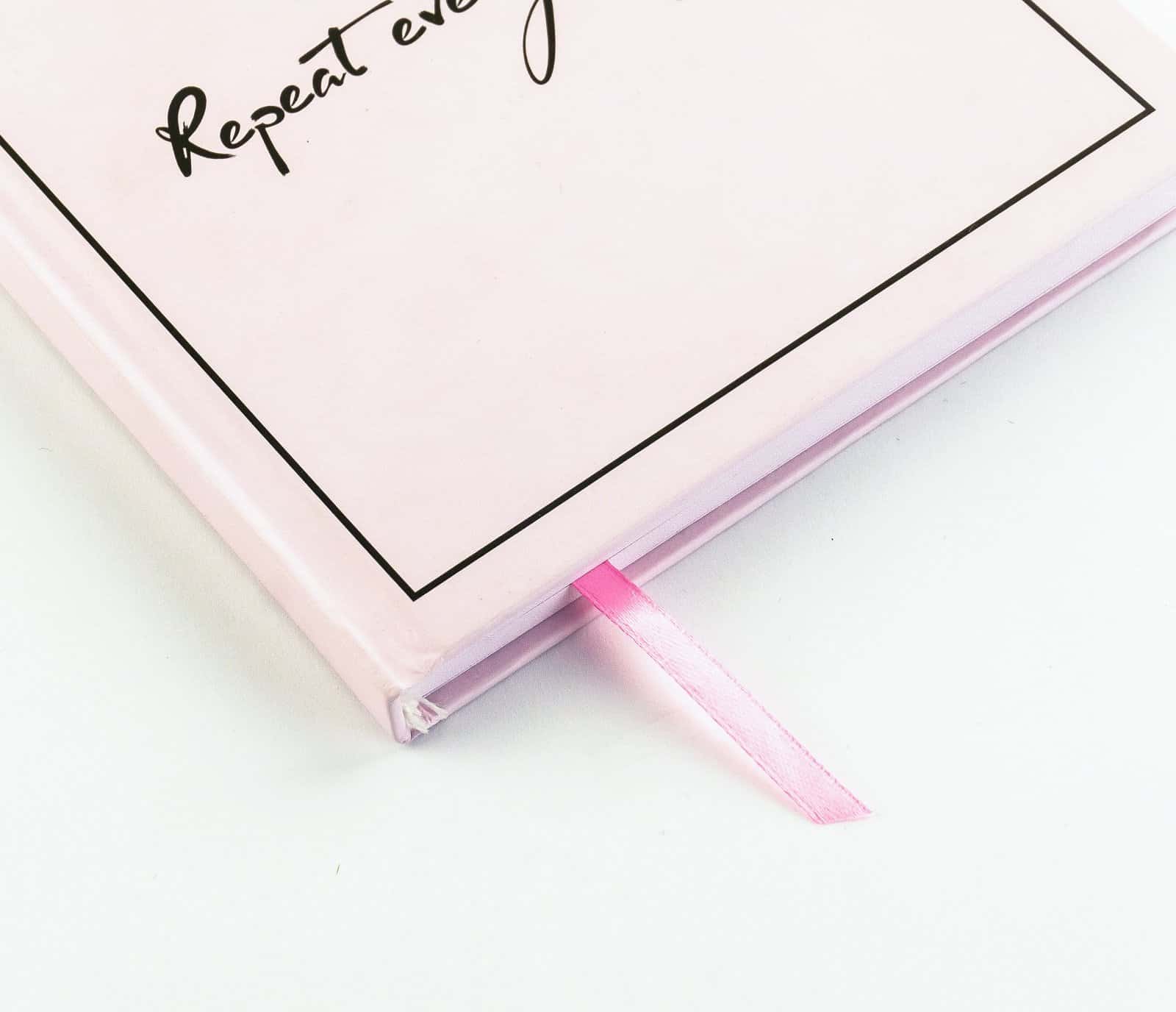 Стиль проявляється в деталях: як брендовані блокноти впливають на імідж компанії?